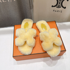 顶级出厂 Hermes*|爱马仕F075 2026ssH家新款平底毛毛拖鞋‼️ 羊羔毛特别柔软~上脚十分显白~软绵绵的 顶级出厂 Hermes*|爱马仕F075 2026ssH家新款平底毛毛拖鞋‼️ 羊羔毛特别柔软~上脚十分显白~软绵绵的