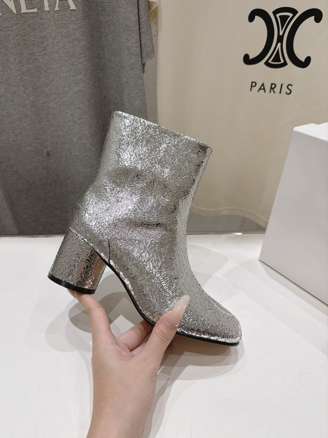 高版本出厂   Maison Margiela MM6马吉拉F055 26ss秋冬季新款分趾靴高跟短靴 MM6这款短靴设