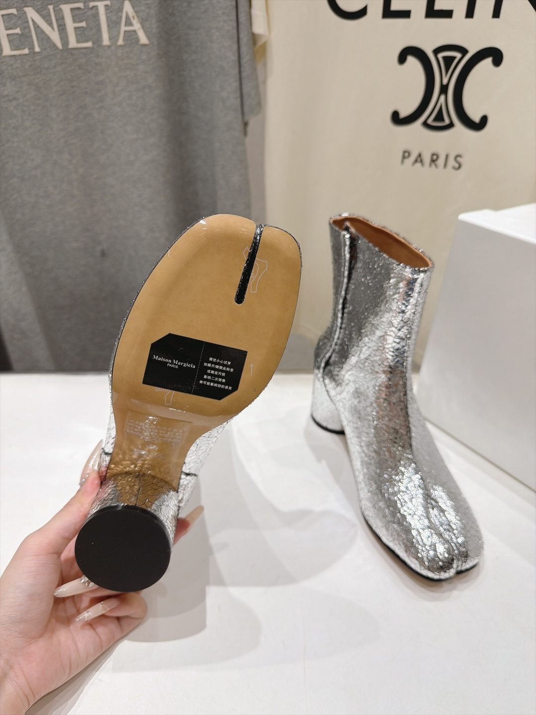 高版本出厂   Maison Margiela MM6马吉拉F055 26ss秋冬季新款分趾靴高跟短靴 MM6这款短靴设
