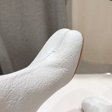 高版本出厂 Maison Margiela MM6马吉拉F055 26ss秋冬季新款分趾靴高跟短靴 MM6这款短靴设 高版本出厂 Maison Margiela MM6马吉拉F055 26ss秋冬季新款分趾靴高跟短靴 MM6这款短靴设