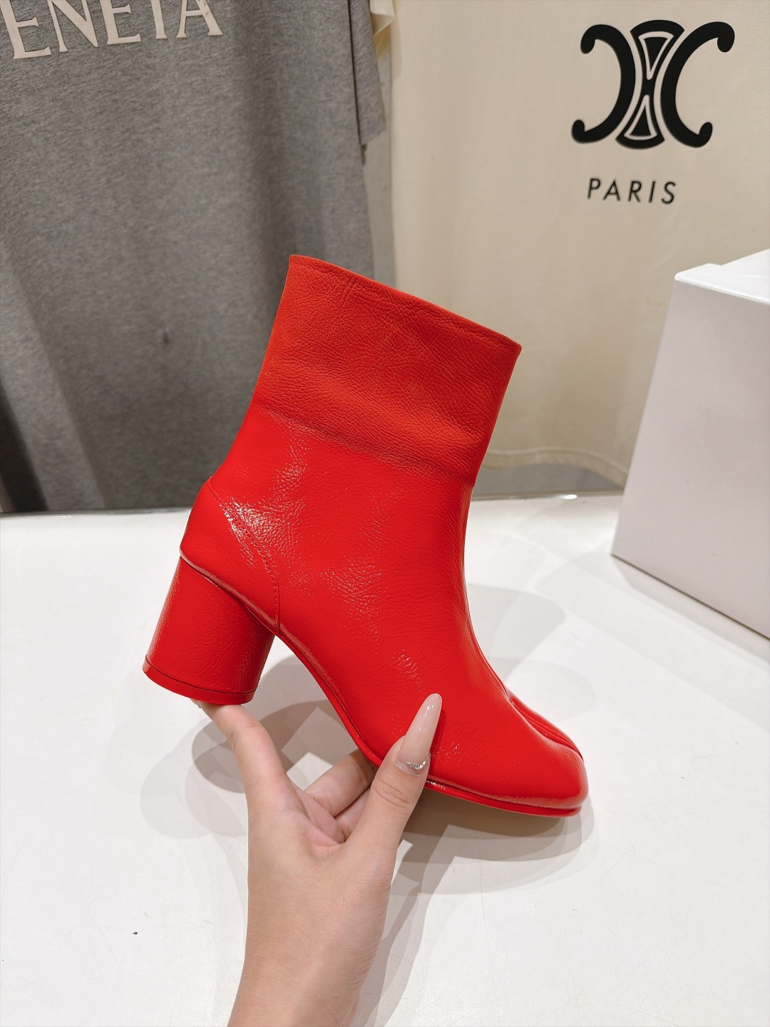 高版本出厂   Maison Margiela MM6马吉拉F055 26ss秋冬季新款分趾靴高跟短靴 MM6这款短靴设
