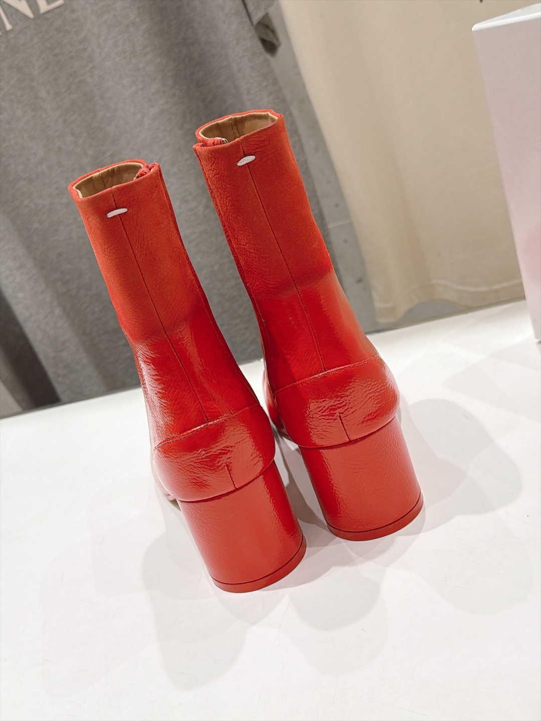 高版本出厂   Maison Margiela MM6马吉拉F055 26ss秋冬季新款分趾靴高跟短靴 MM6这款短靴设