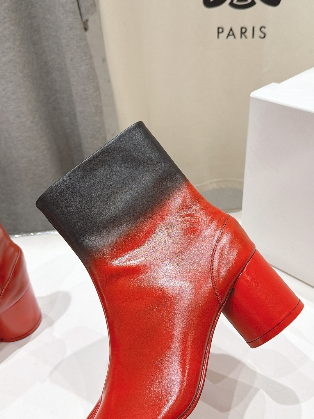 高版本出厂   Maison Margiela MM6马吉拉F055 26ss秋冬季新款分趾靴高跟短靴 MM6这款短靴设