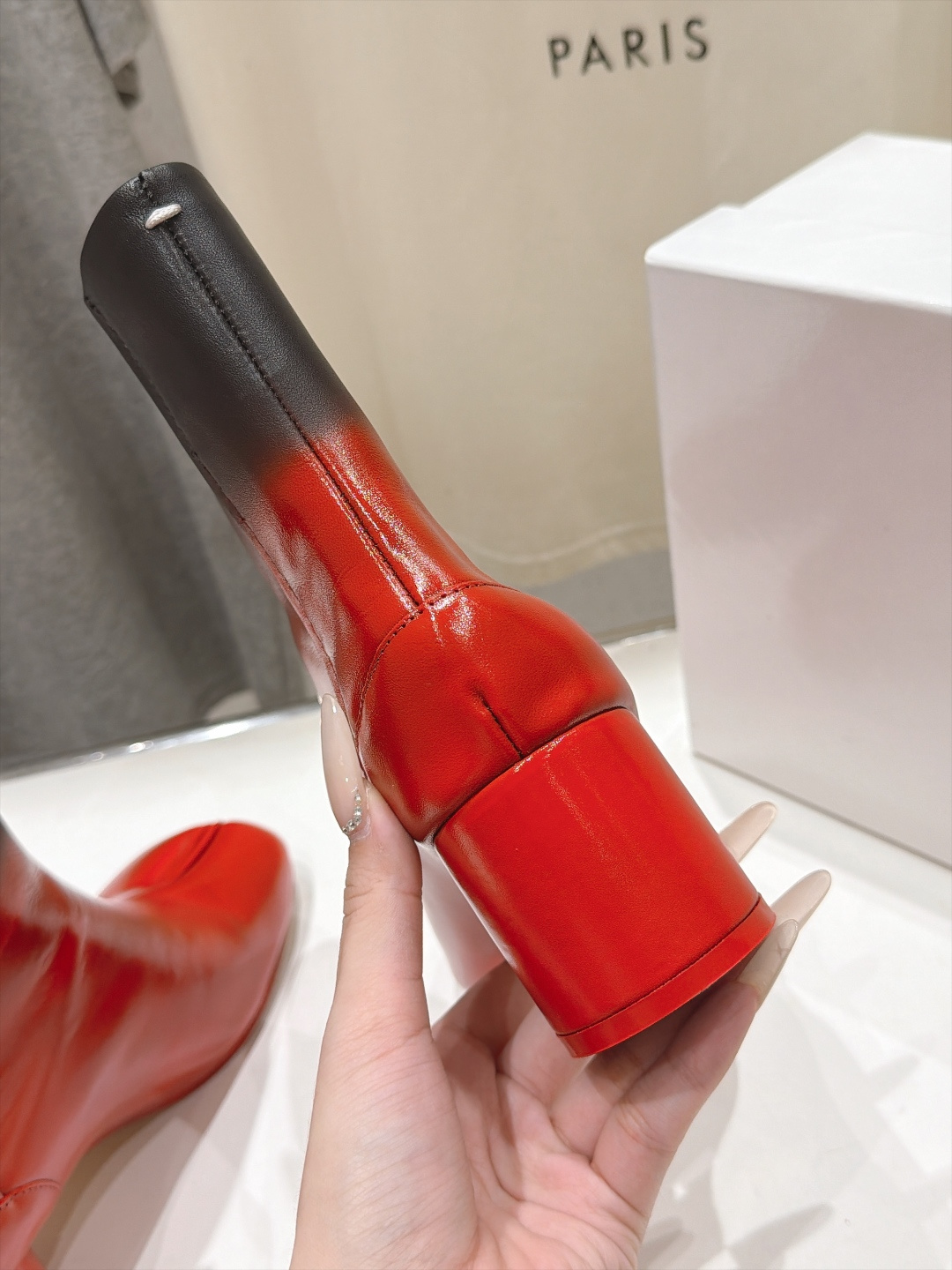 高版本出厂   Maison Margiela MM6马吉拉F055 26ss秋冬季新款分趾靴高跟短靴 MM6这款短靴设