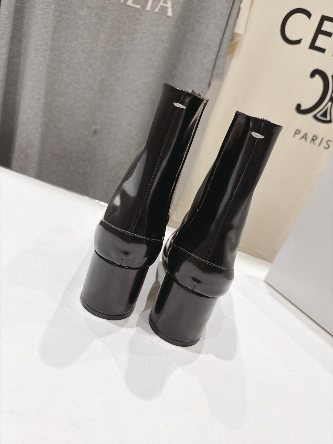 高版本出厂   Maison Margiela MM6马吉拉F055 26ss秋冬季新款分趾靴高跟短靴 MM6这款短靴设