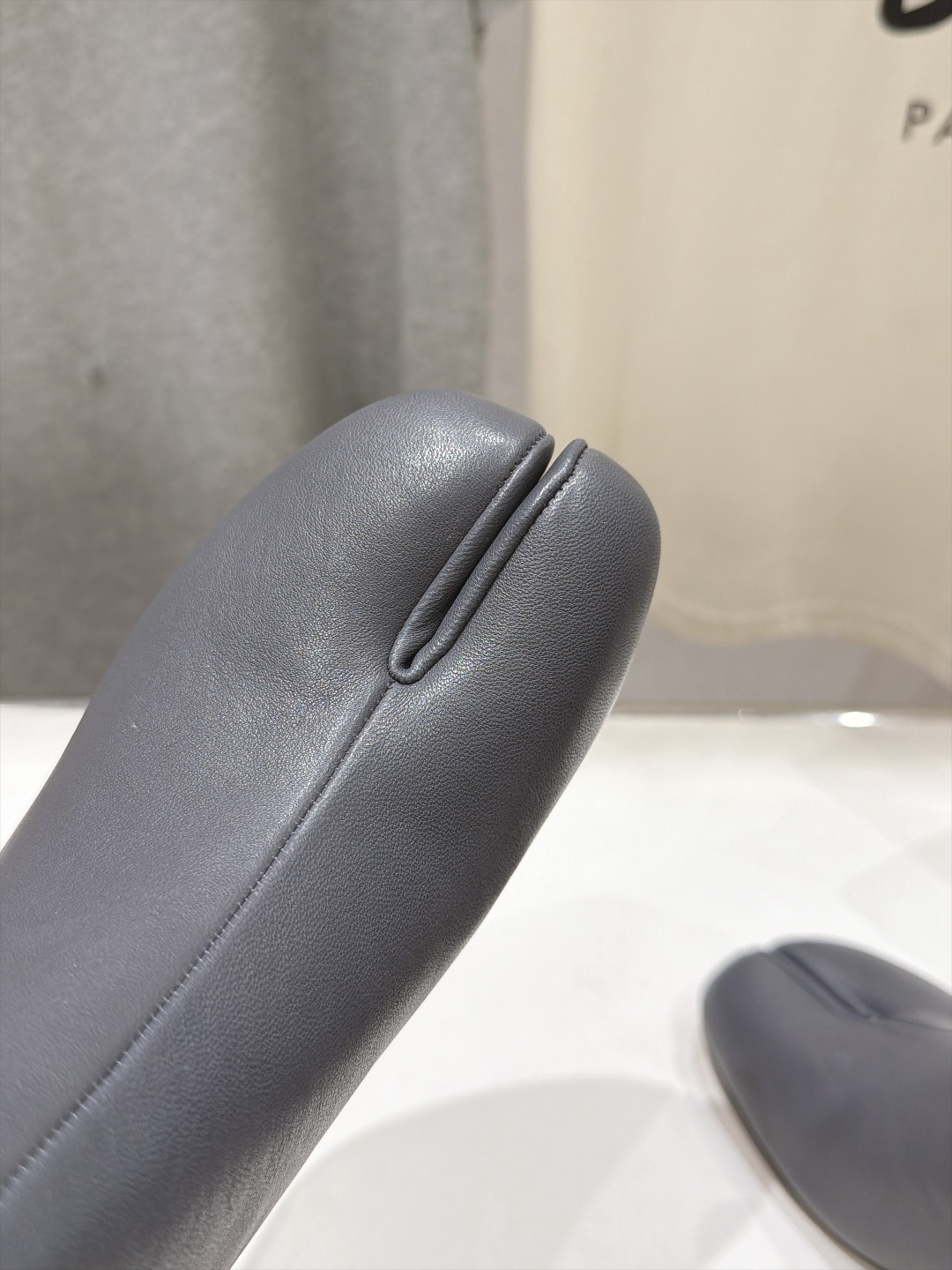 高版本出厂   Maison Margiela MM6马吉拉F055 26ss秋冬季新款分趾靴高跟短靴 MM6这款短靴设