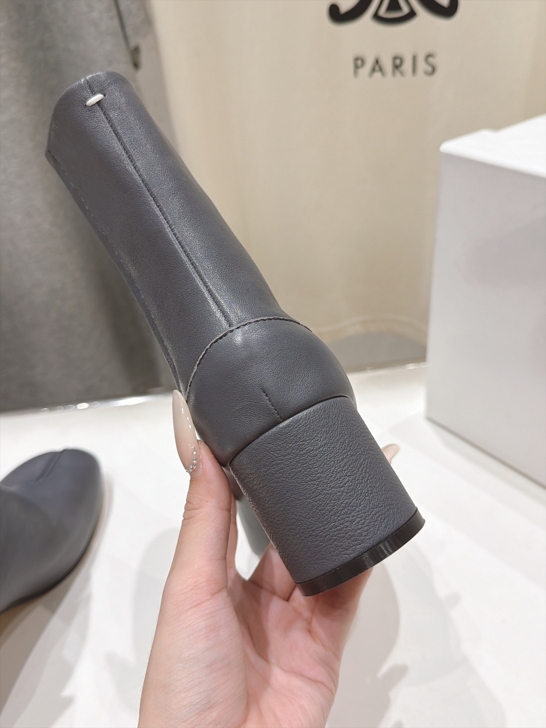 高版本出厂   Maison Margiela MM6马吉拉F055 26ss秋冬季新款分趾靴高跟短靴 MM6这款短靴设