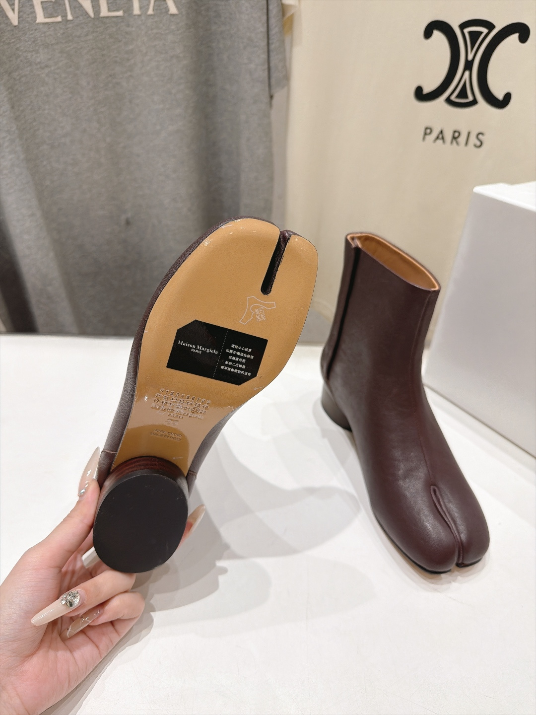 高版本出厂   Maison Margiela MM6马吉拉F055 26ss秋冬季新款分趾靴高跟短靴 MM6这款短靴设