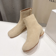 高版本出厂 Maison Margiela MM6马吉拉F055 26ss秋冬季新款分趾靴高跟短靴 MM6这款短靴设 高版本出厂 Maison Margiela MM6马吉拉F055 26ss秋冬季新款分趾靴高跟短靴 MM6这款短靴设