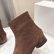 高版本出厂 Maison Margiela MM6马吉拉F055 26ss秋冬季新款分趾靴高跟短靴 MM6这款短靴设 高版本出厂 Maison Margiela MM6马吉拉F055 26ss秋冬季新款分趾靴高跟短靴 MM6这款短靴设