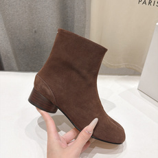 高版本出厂 Maison Margiela MM6马吉拉F055 26ss秋冬季新款分趾靴高跟短靴 MM6这款短靴设 高版本出厂 Maison Margiela MM6马吉拉F055 26ss秋冬季新款分趾靴高跟短靴 MM6这款短靴设