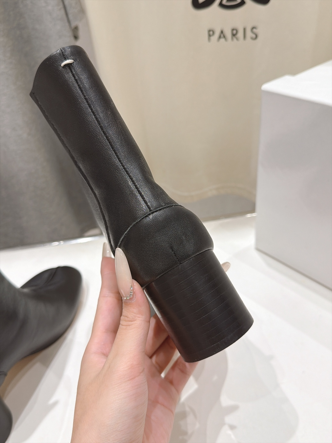 高版本出厂   Maison Margiela MM6马吉拉F055 26ss秋冬季新款分趾靴高跟短靴 MM6这款短靴设