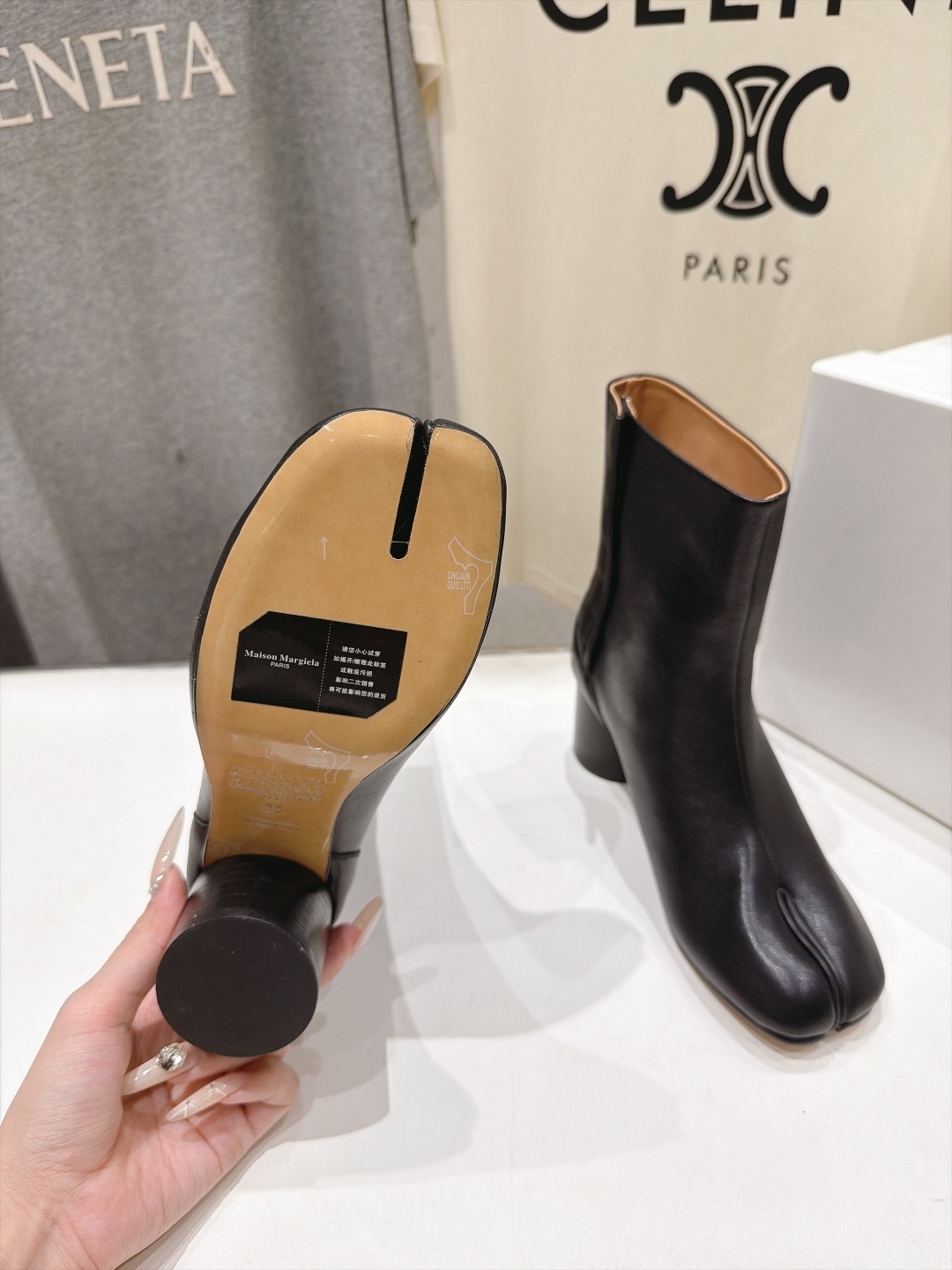 高版本出厂   Maison Margiela MM6马吉拉F055 26ss秋冬季新款分趾靴高跟短靴 MM6这款短靴设