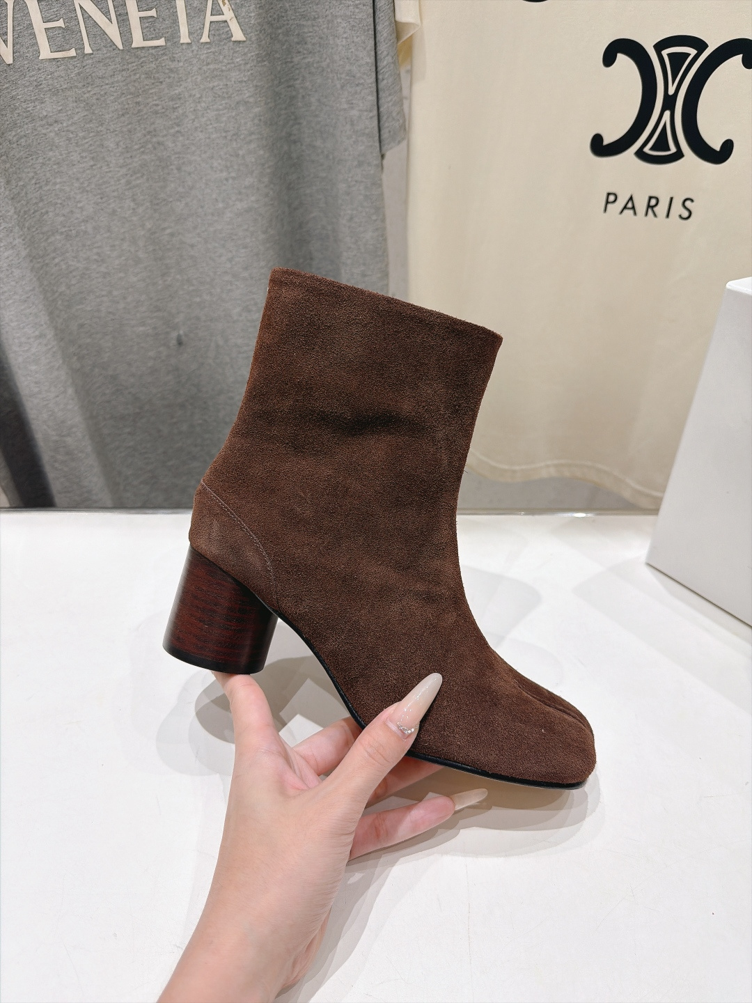 高版本出厂   Maison Margiela MM6马吉拉F055 26ss秋冬季新款分趾靴高跟短靴 MM6这款短靴设