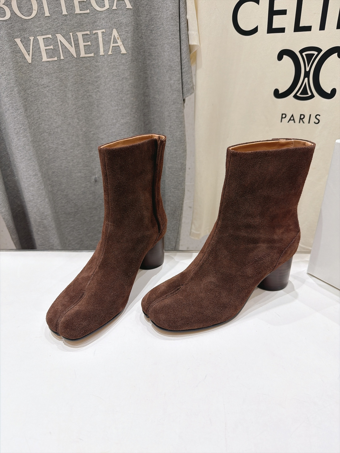 高版本出厂   Maison Margiela MM6马吉拉F055 26ss秋冬季新款分趾靴高跟短靴 MM6这款短靴设