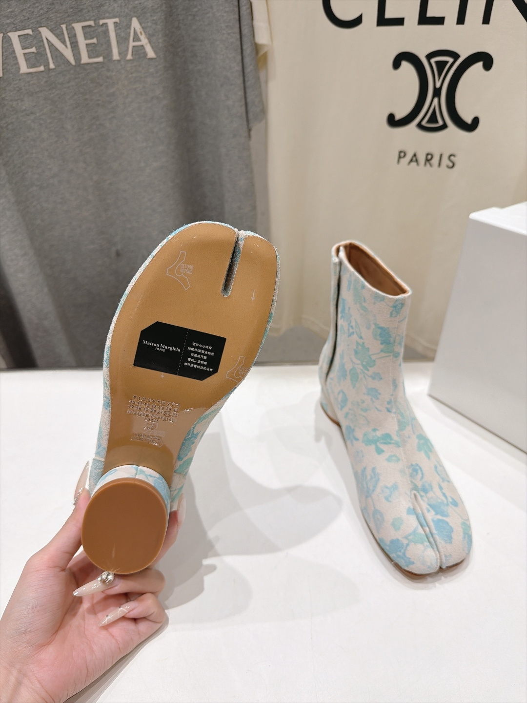 高版本出厂   Maison Margiela MM6马吉拉F055 26ss秋冬季新款分趾靴高跟短靴 MM6这款短靴设