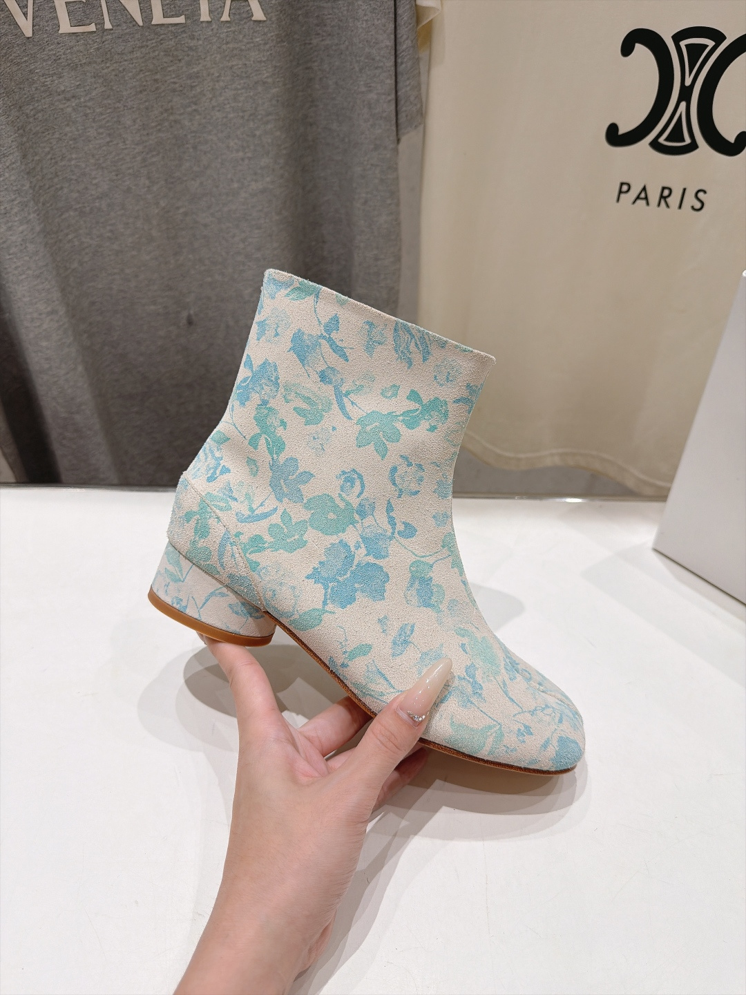高版本出厂   Maison Margiela MM6马吉拉F055 26ss秋冬季新款分趾靴高跟短靴 MM6这款短靴设