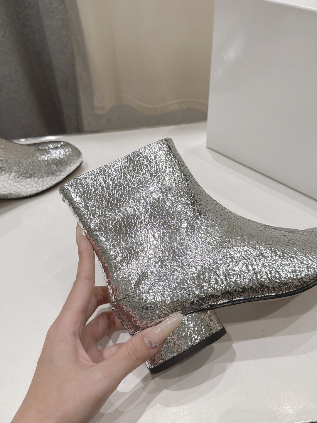 高版本出厂   Maison Margiela MM6马吉拉F055 26ss秋冬季新款分趾靴高跟短靴 MM6这款短靴设