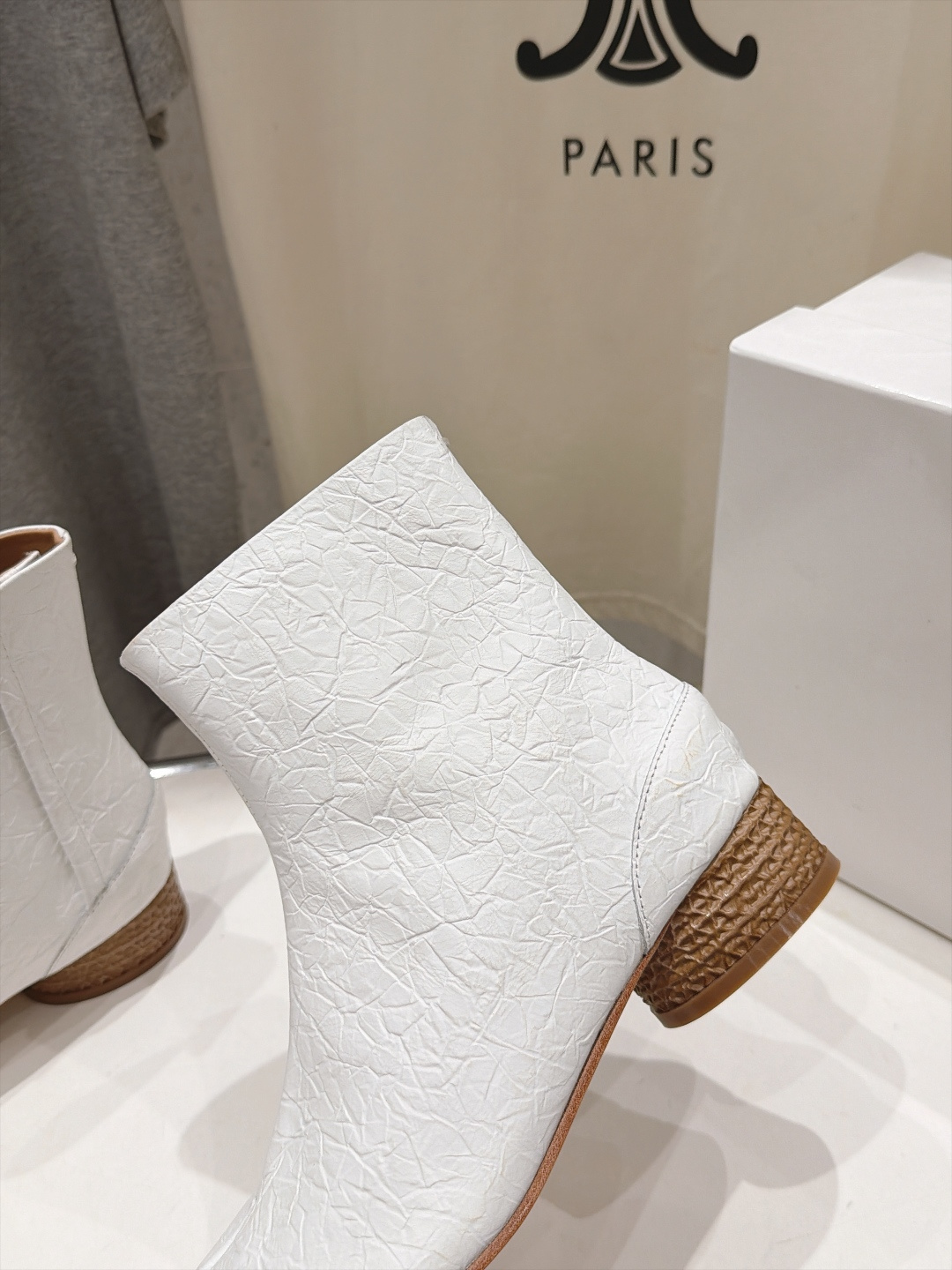高版本出厂   Maison Margiela MM6马吉拉F055 26ss秋冬季新款分趾靴高跟短靴 MM6这款短靴设