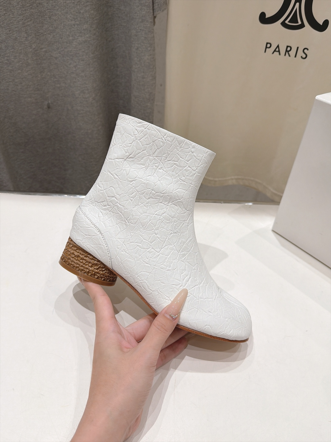 高版本出厂   Maison Margiela MM6马吉拉F055 26ss秋冬季新款分趾靴高跟短靴 MM6这款短靴设