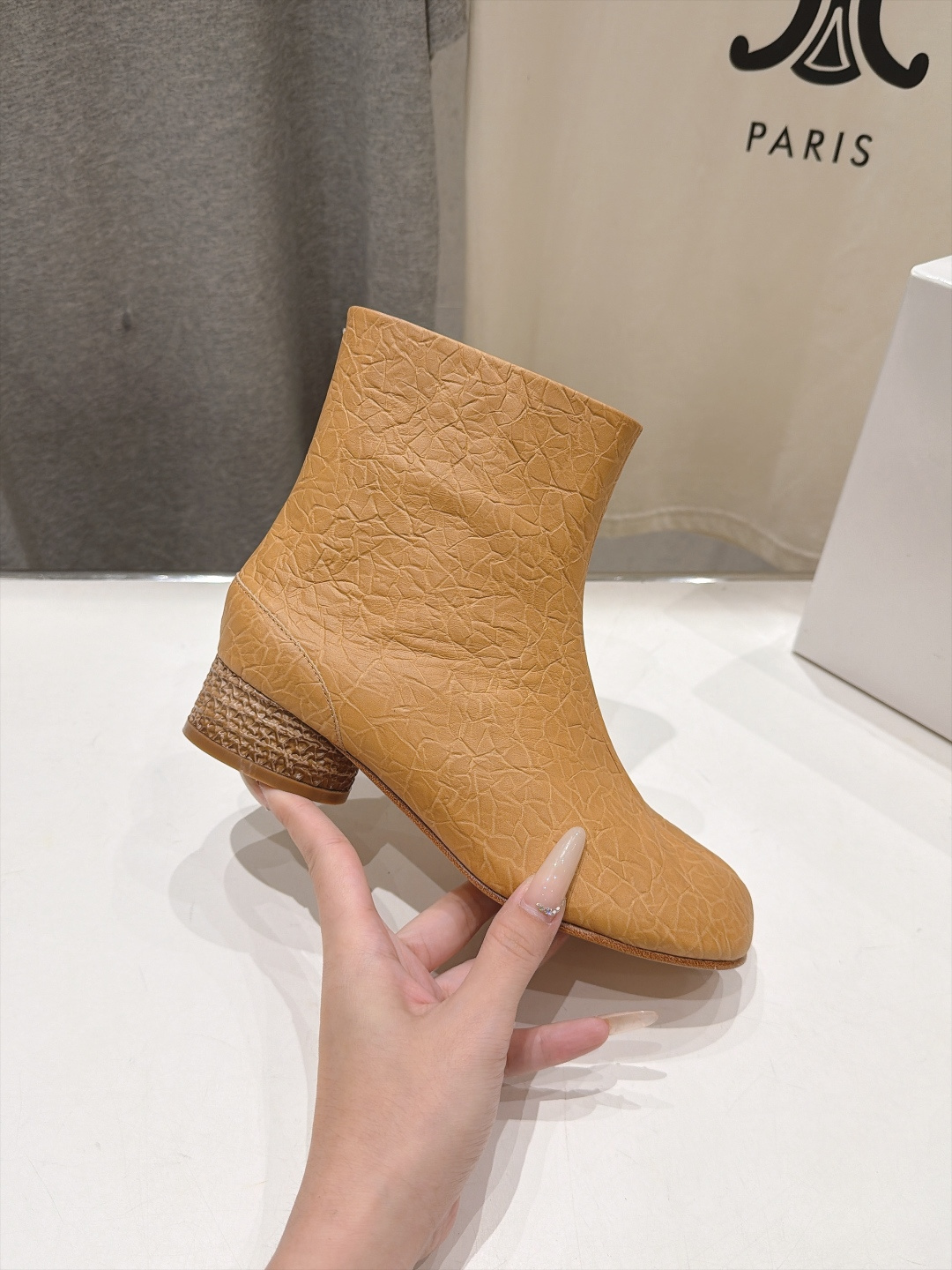 高版本出厂   Maison Margiela MM6马吉拉F055 26ss秋冬季新款分趾靴高跟短靴 MM6这款短靴设