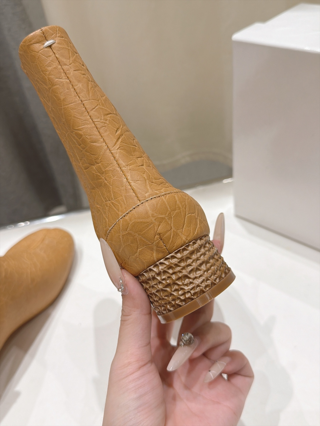 高版本出厂   Maison Margiela MM6马吉拉F055 26ss秋冬季新款分趾靴高跟短靴 MM6这款短靴设