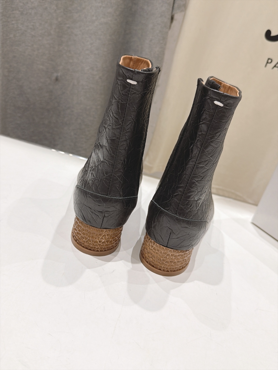 高版本出厂   Maison Margiela MM6马吉拉F055 26ss秋冬季新款分趾靴高跟短靴 MM6这款短靴设