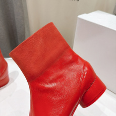 高版本出厂 Maison Margiela MM6马吉拉F055 26ss秋冬季新款分趾靴高跟短靴 MM6这款短靴设 高版本出厂 Maison Margiela MM6马吉拉F055 26ss秋冬季新款分趾靴高跟短靴 MM6这款短靴设