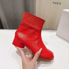 高版本出厂 Maison Margiela MM6马吉拉F055 26ss秋冬季新款分趾靴高跟短靴 MM6这款短靴设 高版本出厂 Maison Margiela MM6马吉拉F055 26ss秋冬季新款分趾靴高跟短靴 MM6这款短靴设