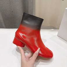 高版本出厂 Maison Margiela MM6马吉拉F055 26ss秋冬季新款分趾靴高跟短靴 MM6这款短靴设 高版本出厂 Maison Margiela MM6马吉拉F055 26ss秋冬季新款分趾靴高跟短靴 MM6这款短靴设