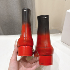 高版本出厂 Maison Margiela MM6马吉拉F055 26ss秋冬季新款分趾靴高跟短靴 MM6这款短靴设 高版本出厂 Maison Margiela MM6马吉拉F055 26ss秋冬季新款分趾靴高跟短靴 MM6这款短靴设