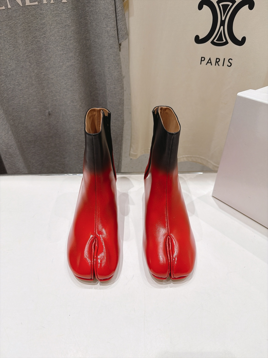 高版本出厂   Maison Margiela MM6马吉拉F055 26ss秋冬季新款分趾靴高跟短靴 MM6这款短靴设