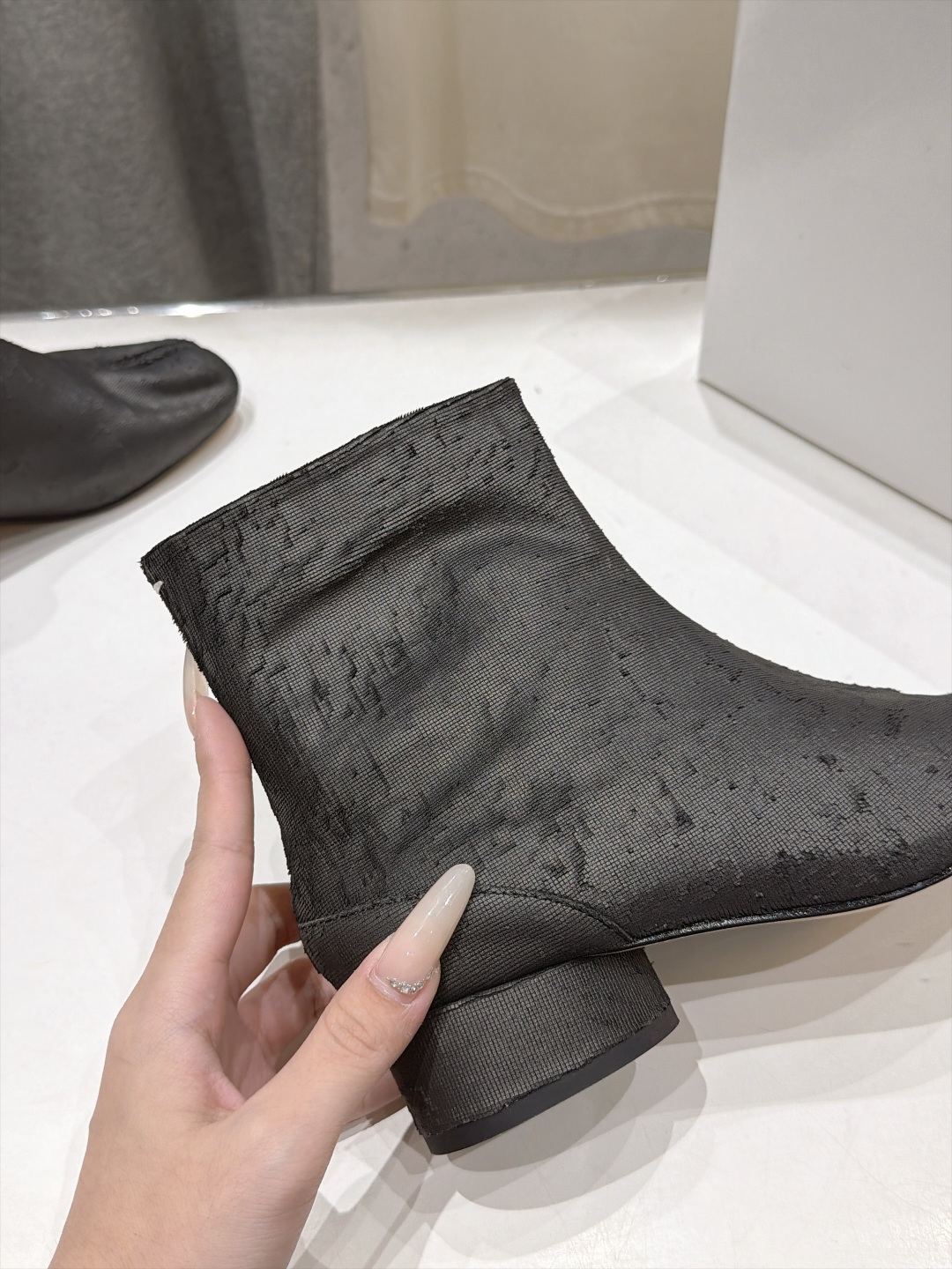 高版本出厂   Maison Margiela MM6马吉拉F055 26ss秋冬季新款分趾靴高跟短靴 MM6这款短靴设