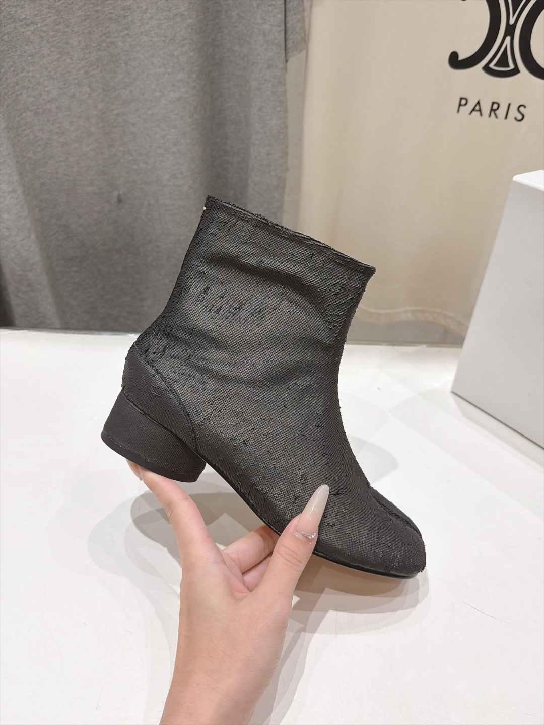 高版本出厂   Maison Margiela MM6马吉拉F055 26ss秋冬季新款分趾靴高跟短靴 MM6这款短靴设