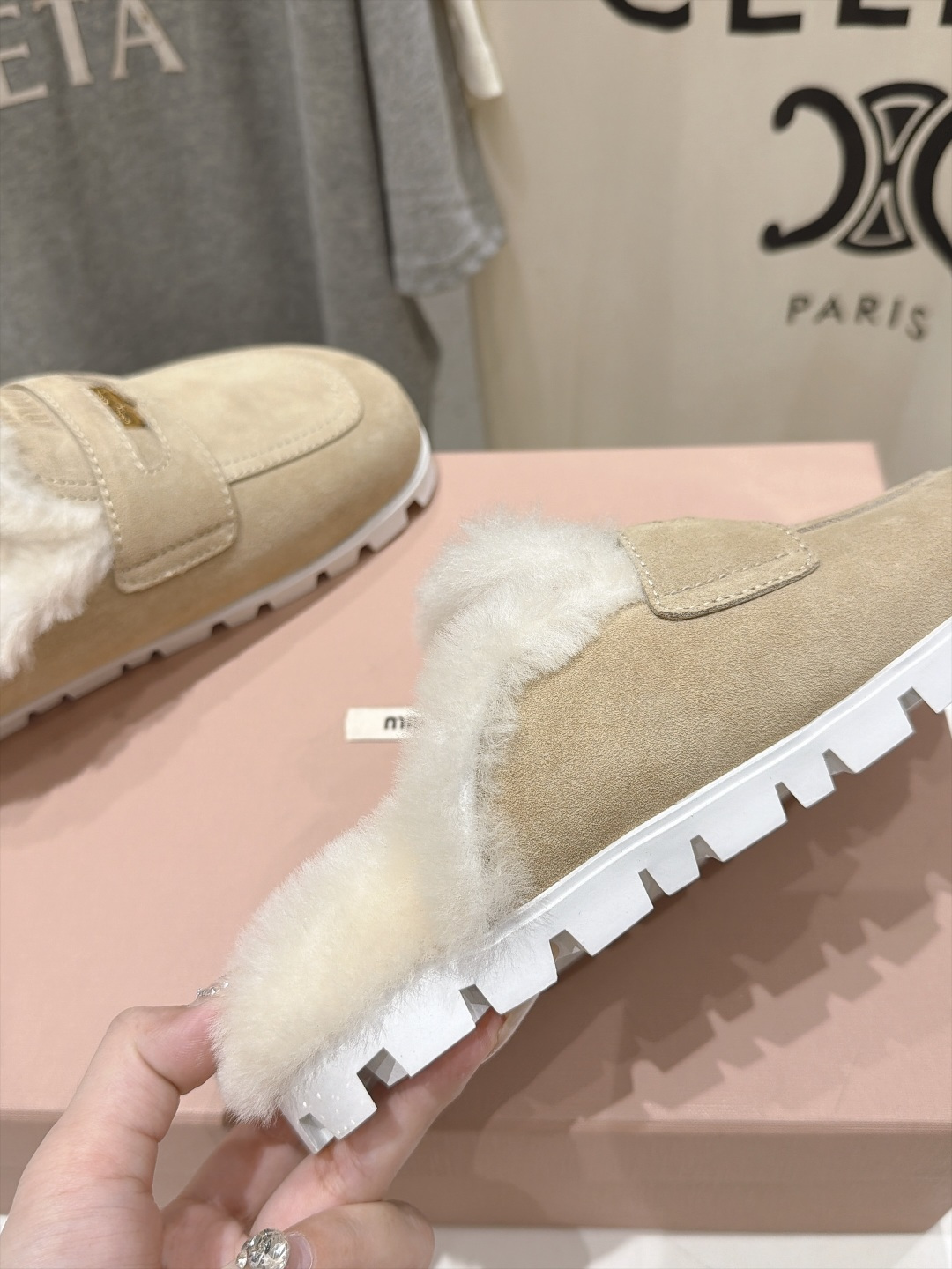 高版本出厂     MiuMiu/缪缪F033 2026ss秋冬最新火爆款勃肯穆勒毛毛拖鞋 半包拖 原版倒模楦型，极致1