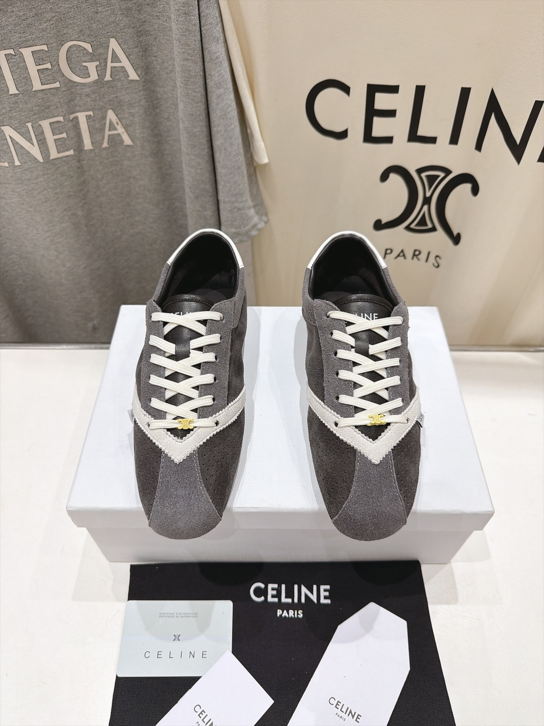 高版本出厂    Celine*思琳赛琳F037 2026ss新款系带皮面休闲鞋德训鞋阿甘鞋 小红书种草款，简单利落时髦