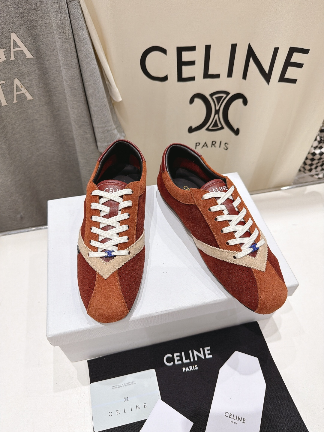 高版本出厂    Celine*思琳赛琳F037 2026ss新款系带皮面休闲鞋德训鞋阿甘鞋 小红书种草款，简单利落时髦