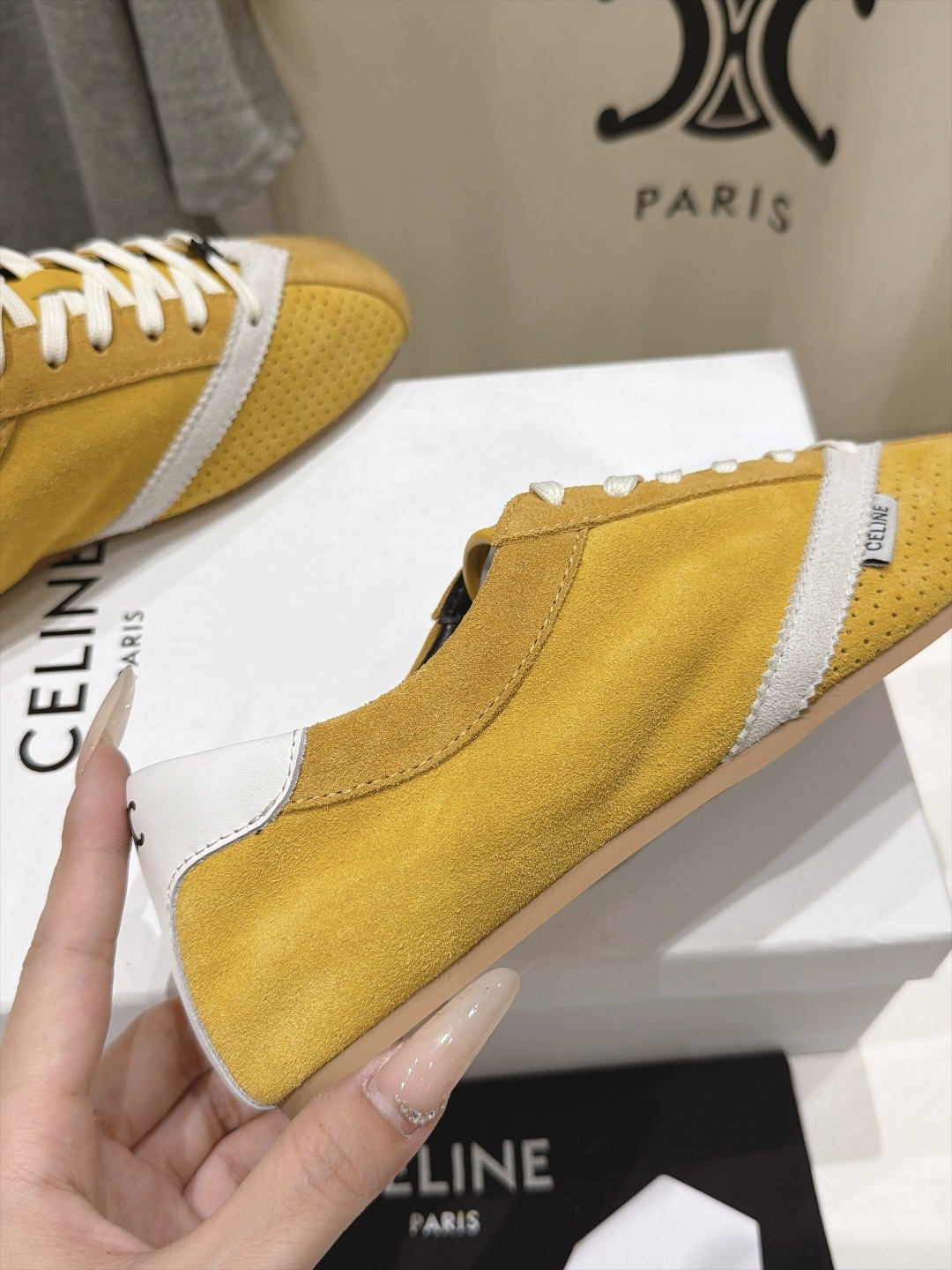 高版本出厂    Celine*思琳赛琳F037 2026ss新款系带皮面休闲鞋德训鞋阿甘鞋 小红书种草款，简单利落时髦