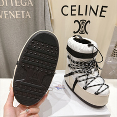 高版本出厂 Moncler x Moon Boot 2026冬季 蒙口/月亮靴联名最新款厚底保暖绑带短靴雪地靴 奢华与 高版本出厂 Moncler x Moon Boot 2026冬季 蒙口/月亮靴联名最新款厚底保暖绑带短靴雪地靴 奢华与