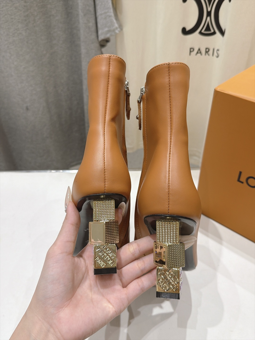 高版本出厂   LOUIS VUITTON  F057 26ss LV驴牌秋冬新款高跟短靴 楦型百搭瘦脚yyds.造型立