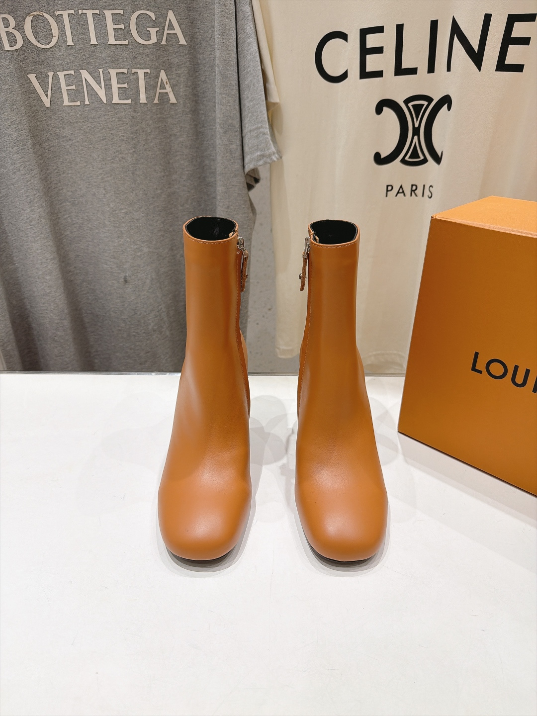 高版本出厂   LOUIS VUITTON  F057 26ss LV驴牌秋冬新款高跟短靴 楦型百搭瘦脚yyds.造型立