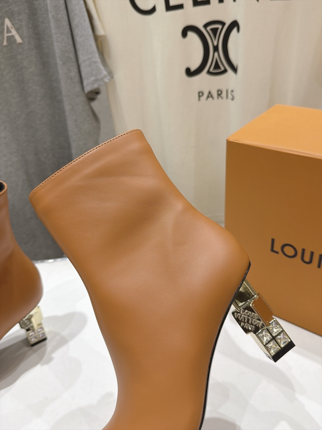 高版本出厂   LOUIS VUITTON  F057 26ss LV驴牌秋冬新款高跟短靴 楦型百搭瘦脚yyds.造型立