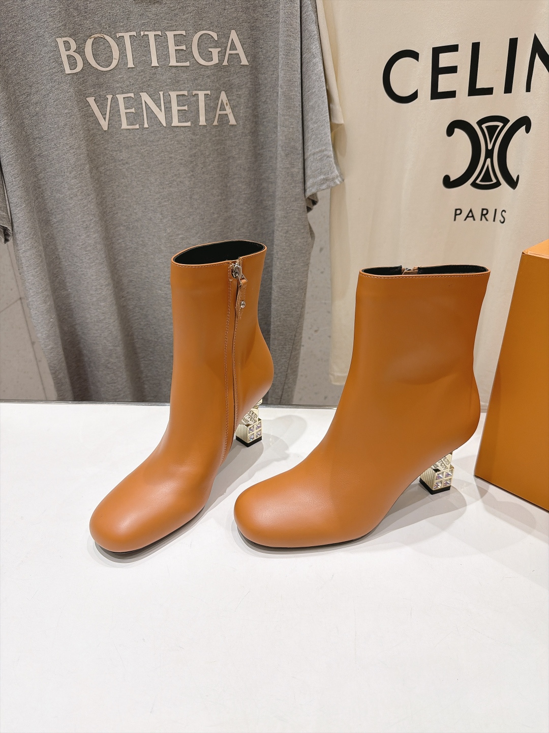 高版本出厂   LOUIS VUITTON  F057 26ss LV驴牌秋冬新款高跟短靴 楦型百搭瘦脚yyds.造型立