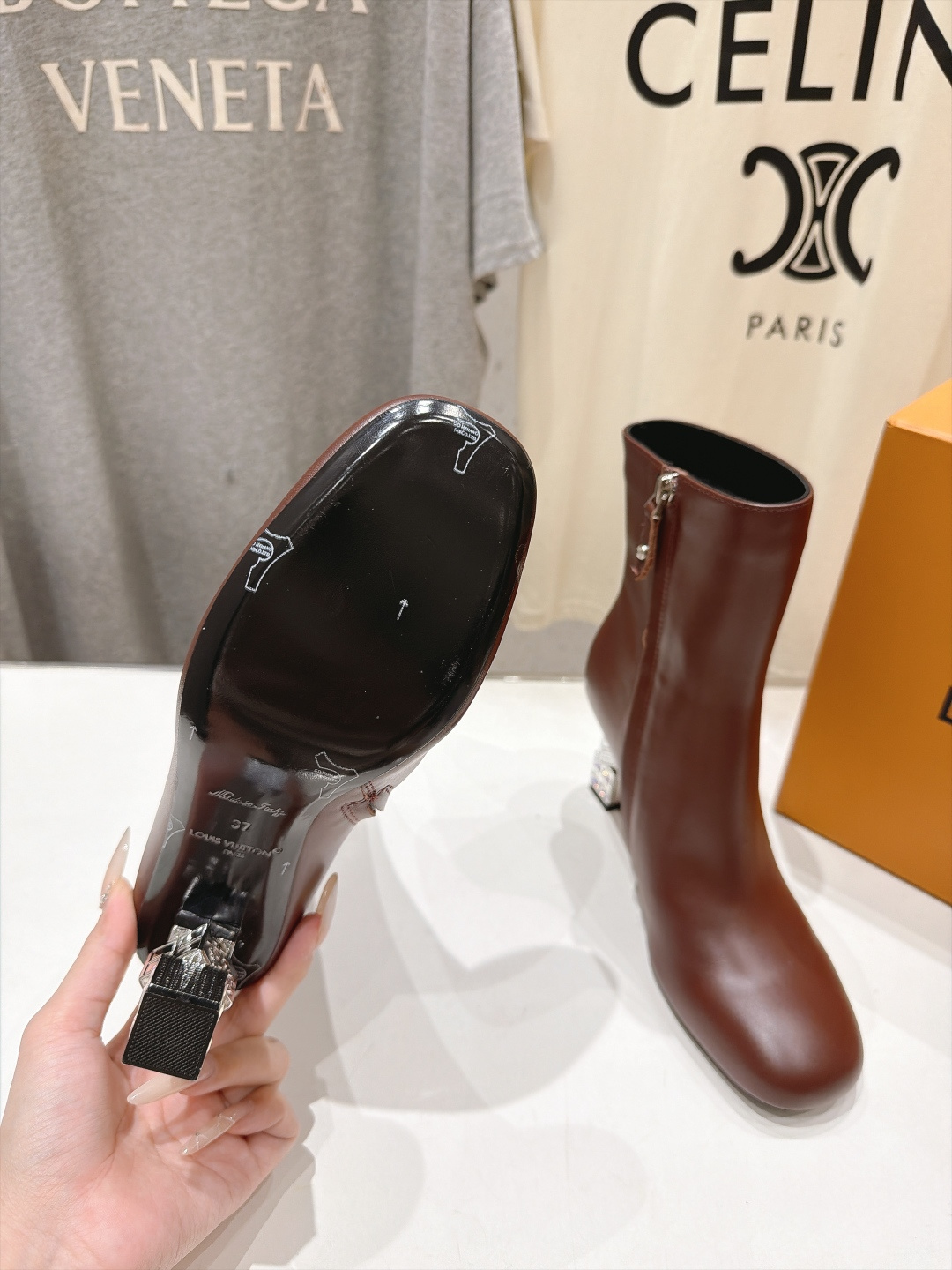 高版本出厂   LOUIS VUITTON  F057 26ss LV驴牌秋冬新款高跟短靴 楦型百搭瘦脚yyds.造型立