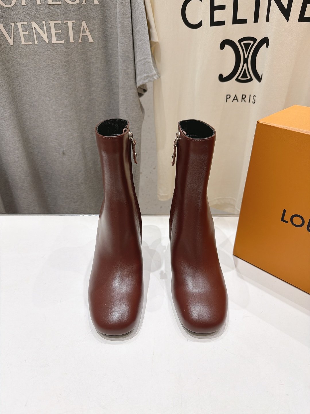 高版本出厂   LOUIS VUITTON  F057 26ss LV驴牌秋冬新款高跟短靴 楦型百搭瘦脚yyds.造型立