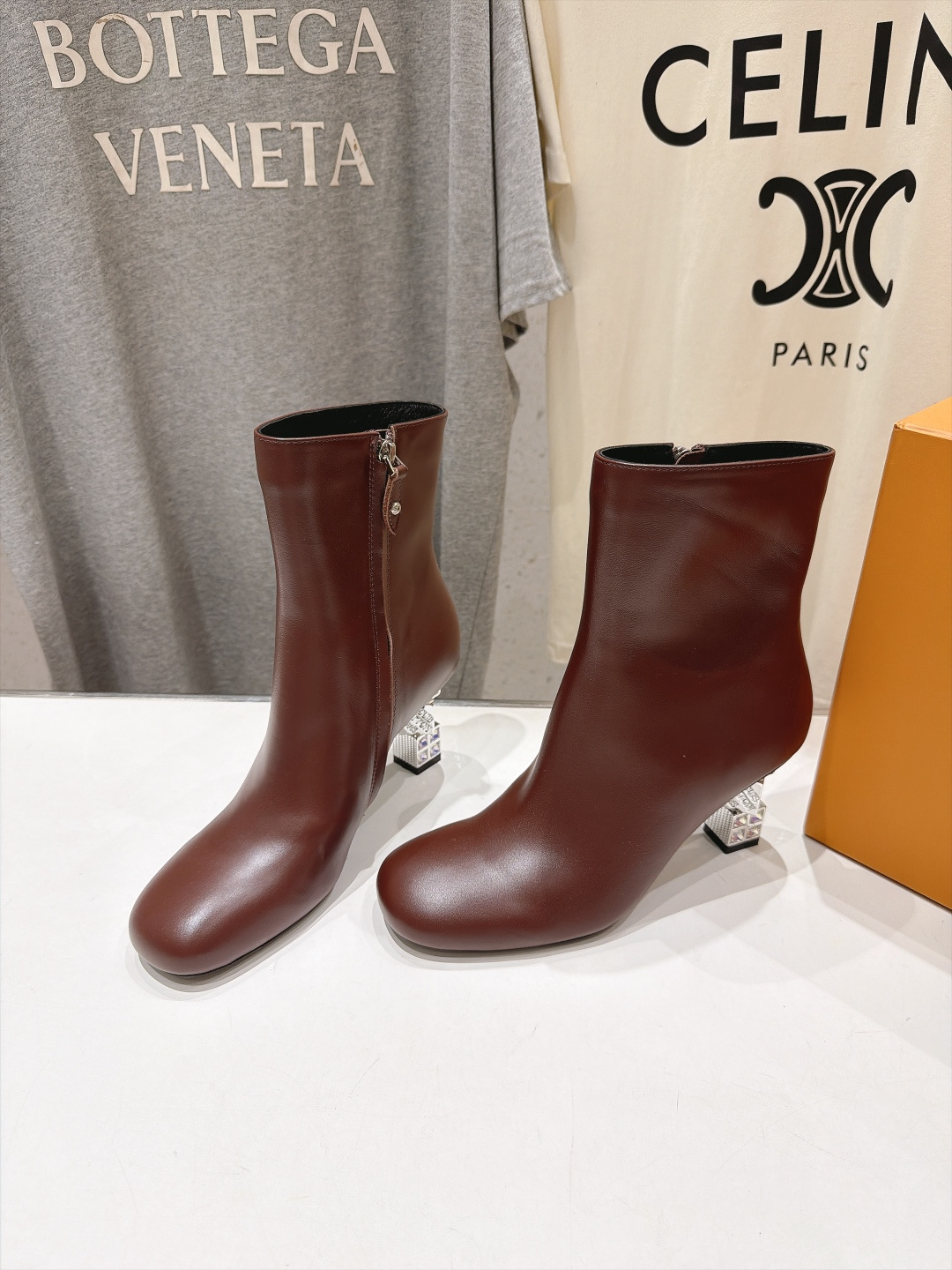 高版本出厂   LOUIS VUITTON  F057 26ss LV驴牌秋冬新款高跟短靴 楦型百搭瘦脚yyds.造型立