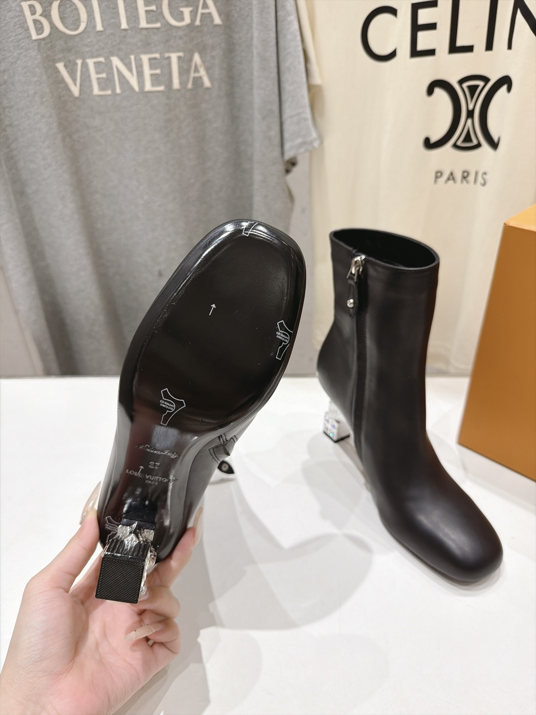 高版本出厂   LOUIS VUITTON  F057 26ss LV驴牌秋冬新款高跟短靴 楦型百搭瘦脚yyds.造型立