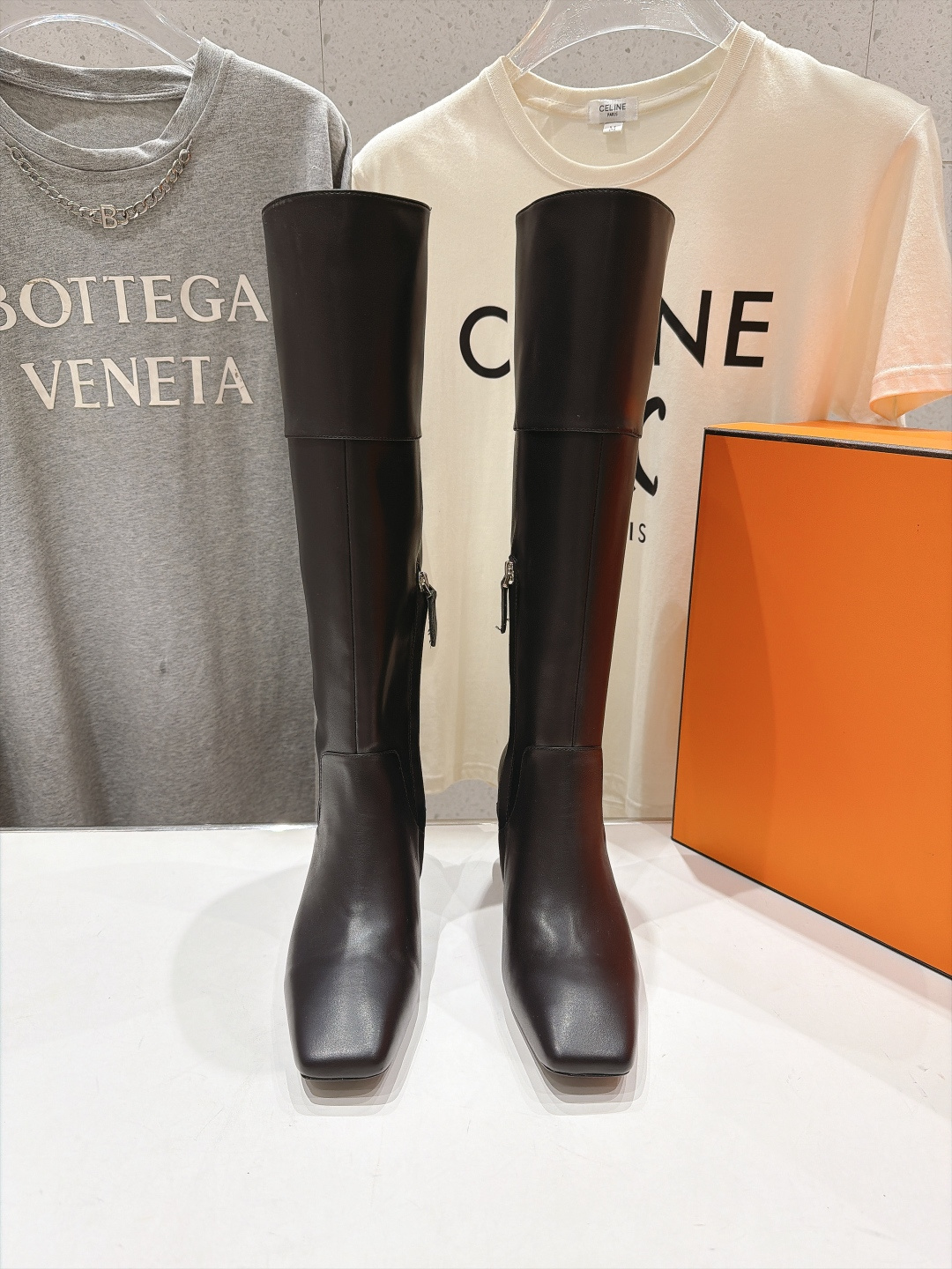 高版本出厂  Hermes 爱马仕F057  H家2026ss秋冬新款高跟过膝长靴  顶级品质~ 鞋型很好看，经典简约的