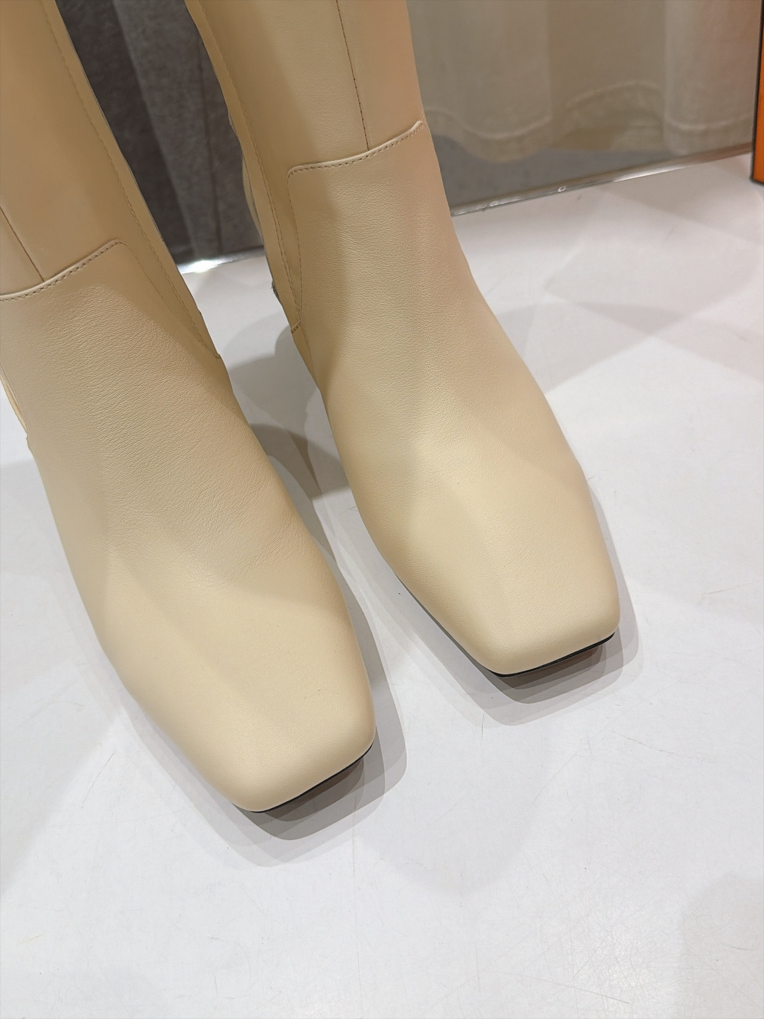 高版本出厂  Hermes 爱马仕F057  H家2026ss秋冬新款高跟过膝长靴  顶级品质~ 鞋型很好看，经典简约的
