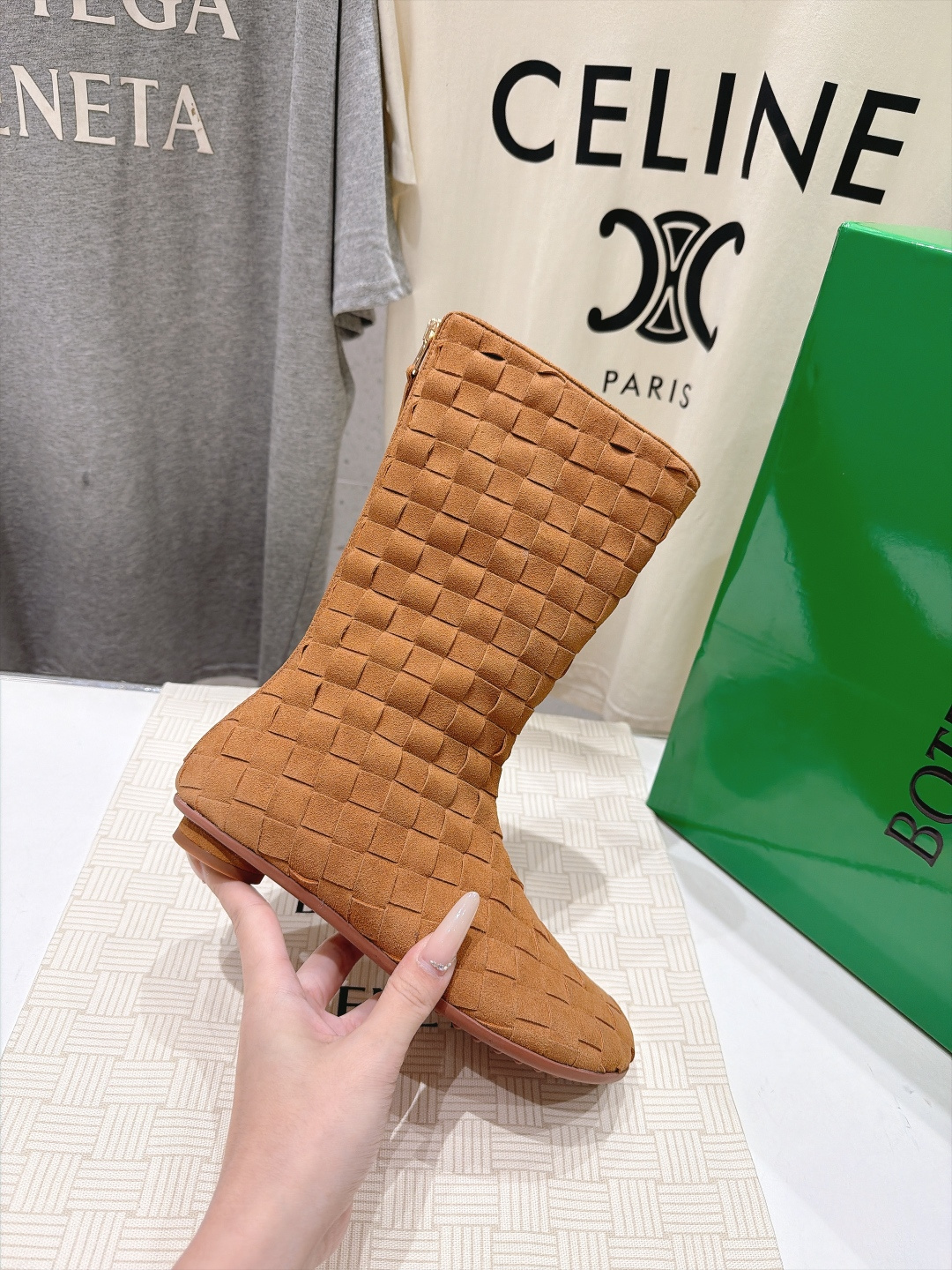 高版本出厂  Bottega Veneta/BV F065 2026ss秋冬新款手工编织 BV Atomic 平底圆跟短